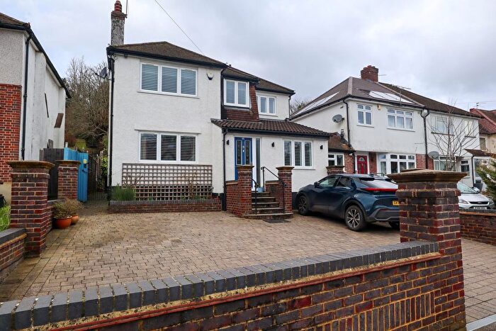 4 Bedroom Detached House For Sale In Chaldon Way, Coulsdon, CR5