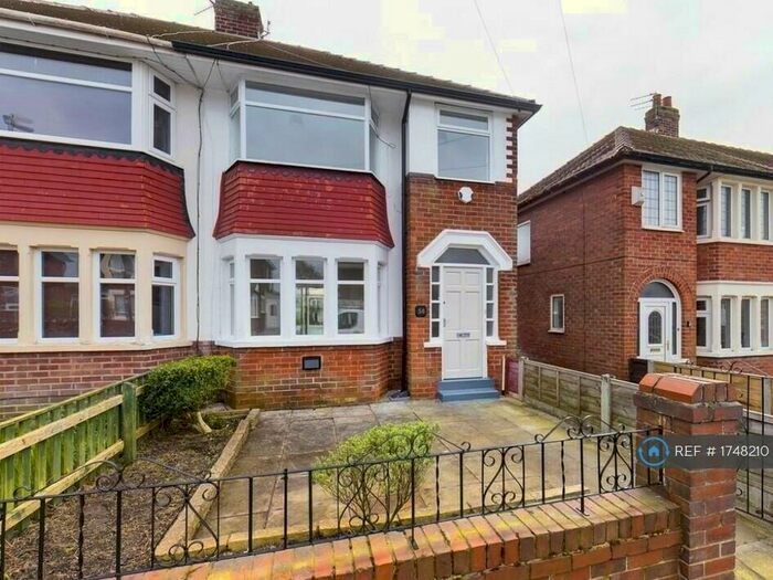 3 Bedroom Semi-Detached House To Rent In Salmesbury Avenue, Blackpool, FY2