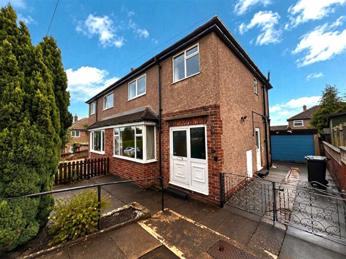 3 Bedroom Semi-Detached House For Sale In Warrenside, Huddersfield, HD2