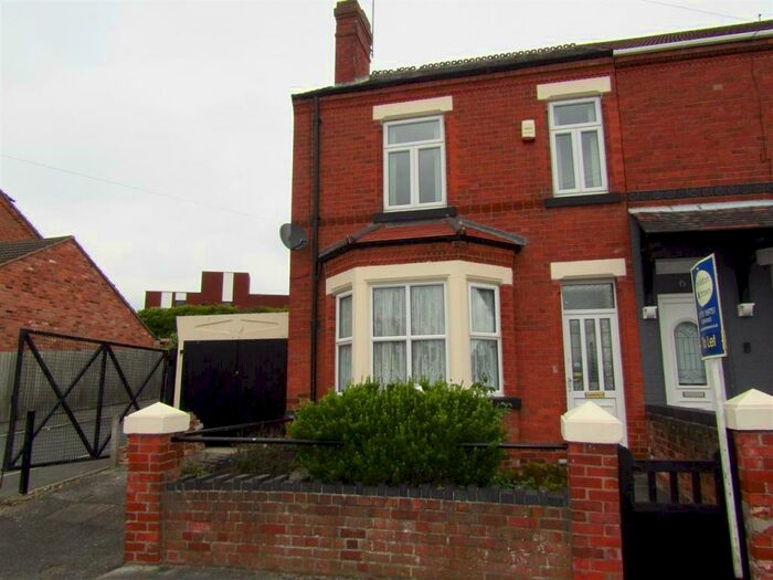 3 Bedroom Town House To Rent In Queens Square, Eastwood, Nottingham, NG16