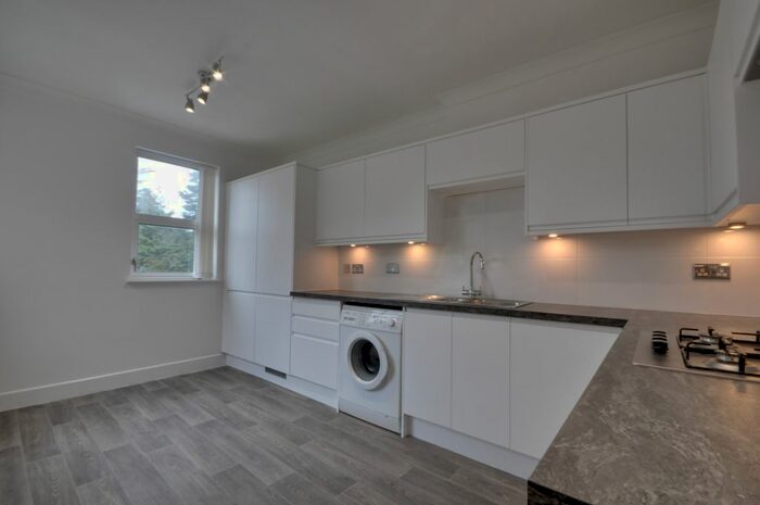 2 Bedroom Flat To Rent In Flat, Hurlingham, Manor Rd, Bournemouth, BH1