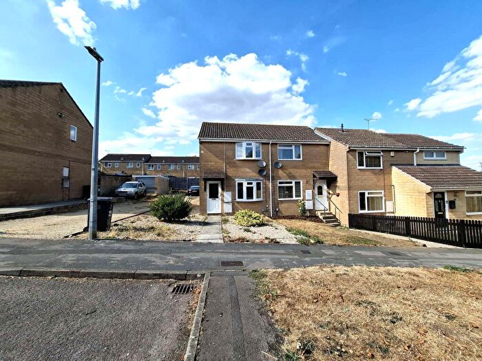 2 Bedroom End Of Terrace House For Sale In Westminster Road, Swindon, Wiltshire, SN5