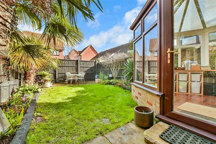 3 Bedroom Terraced House For Sale In Basil Gardens, Croydon, Surrey, CR0