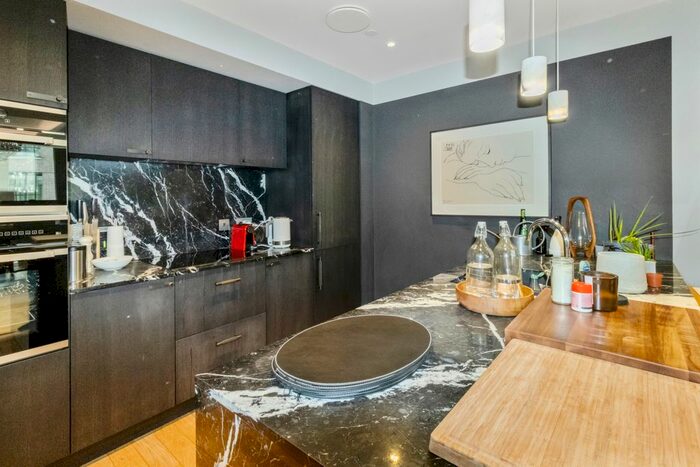 3 Bedroom Flat To Rent In John Islip Street, London, SW1P