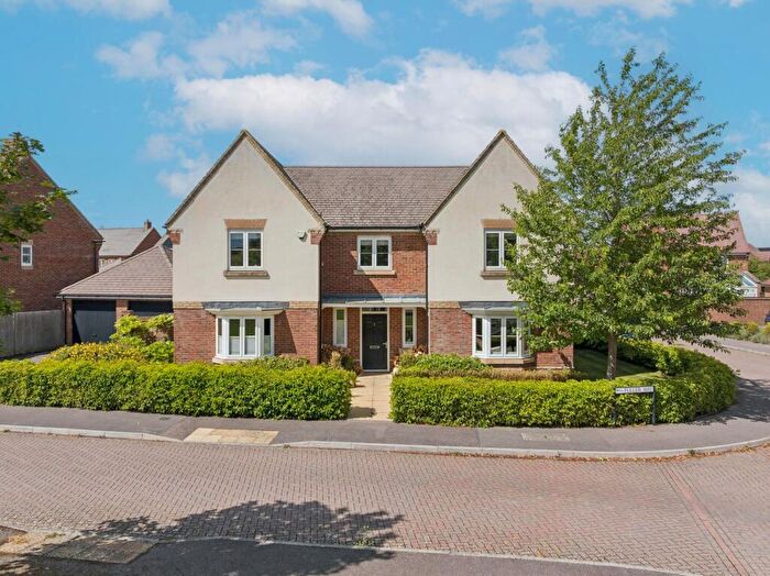 5 Bedroom Detached House For Sale In Fuller Way, Steventon, OX13