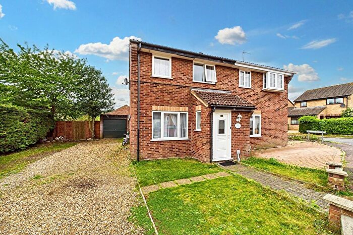3 Bedroom Semi-Detached House For Sale In Jasmine Close, Thetford, IP24