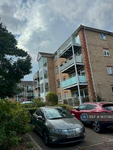 2 Bedroom Flat To Rent In Foxglove Way, Luton, LU3