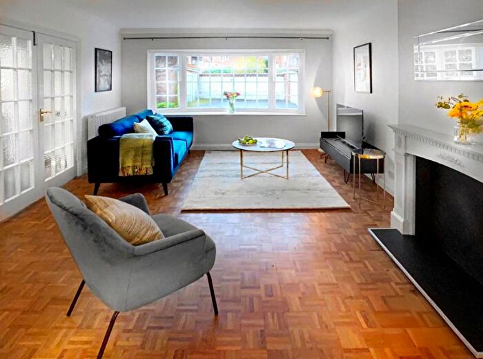 3 Bedroom Flat To Rent In Windsor And Maidenhead, SL6