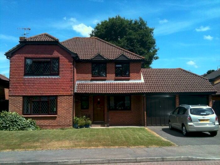 4 Bedroom Detached House To Rent In Worth, RH10