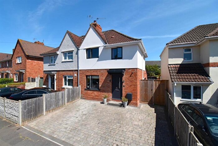 3 Bedroom Semi-Detached House For Sale In Beautifully Presented And Extended Home On Lake Road, Bristol, BS10
