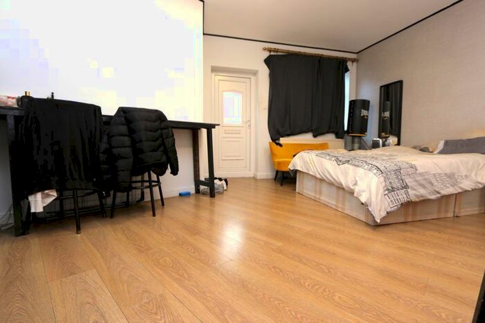 Studio To Rent In Colina Road, London, N15