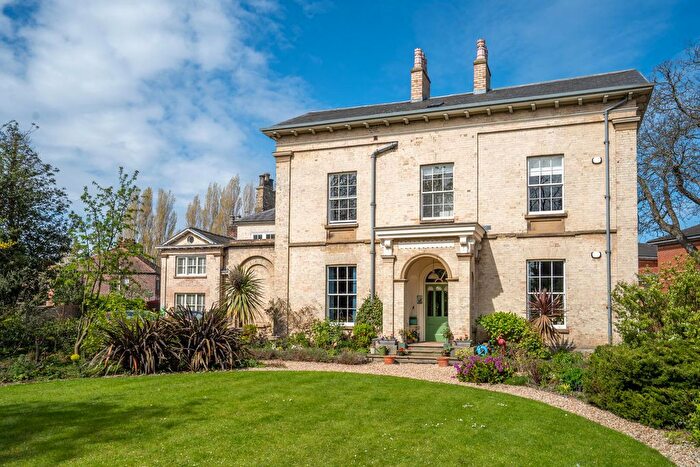 2 Bedroom Flat For Sale In Heworth Croft, York, YO31