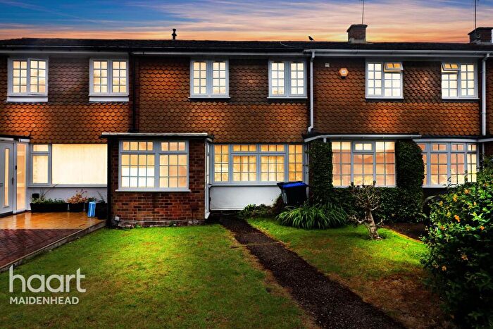 3 Bedroom Terraced House For Sale In Homewood, Slough, SL3