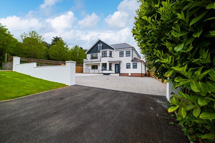 2 Bedroom Flat For Sale In Twyncyn, Dinas Powys, CF64