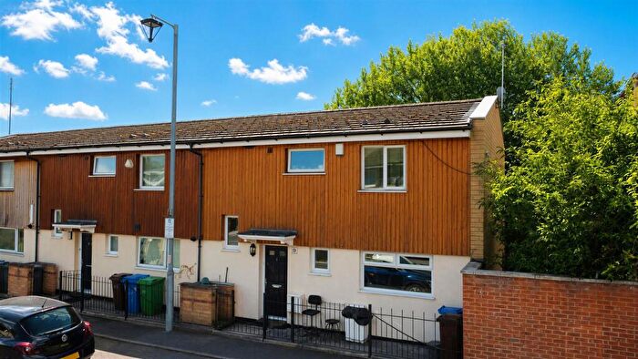 4 Bedroom End Of Terrace House For Sale In Greengage, Manchester, M13