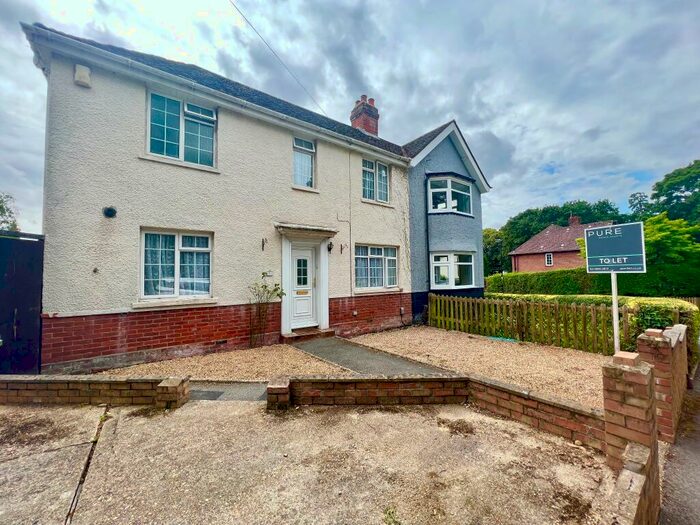 3 Bedroom Semi-Detached House To Rent In Freemantle Common Road, Southampton, SO19