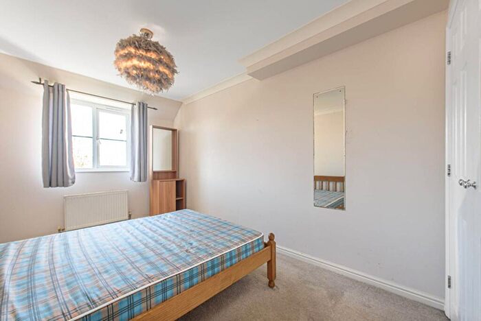 1 Bedroom Flat To Rent In Runway Close, Colindale, London, NW9