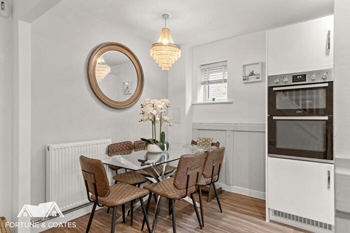 3 Bedroom End Of Terrace House For Sale In Huntley Road, Harlow, CM20