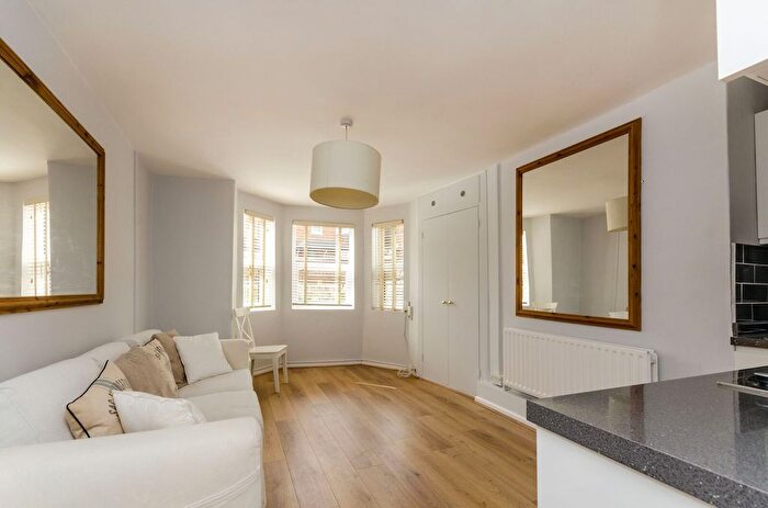 1 Bedroom Flat To Rent In Farnham Road, Guildford, GU2