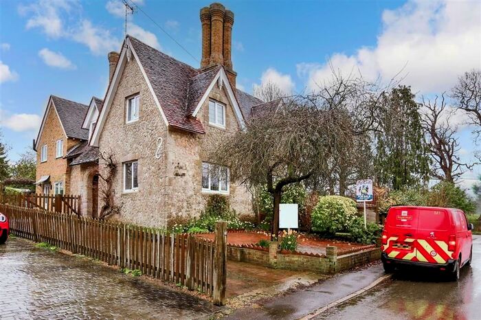 3 Bedroom Semi-Detached House For Sale In Wheelers Lane, Linton, Maidstone, Kent, ME17