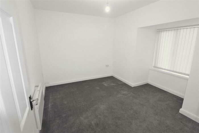 1 Bedroom Apartment To Rent In Whingate, Leeds, LS12