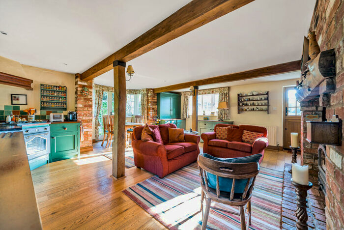 4 Bedroom Detached House For Sale In Crazies Hill, Reading, Berkshire, RG10
