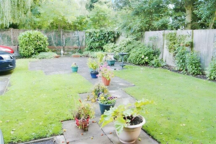 2 Bedroom Apartment To Rent In Gingles Court, Hillmorton, CV21