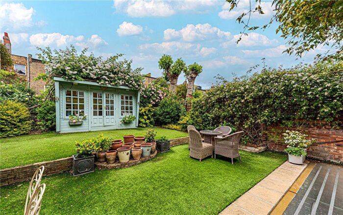 4 Bedroom End Of Terrace House For Sale In Fulham Park Gardens, London, SW6