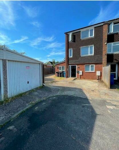 Apartment To Rent In Windsor, Berkshire, SL4