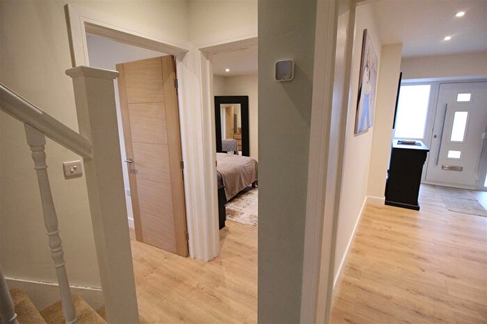 4 Bedroom Detached House For Sale In Beaufort Way, Ewell, Epsom, KT17