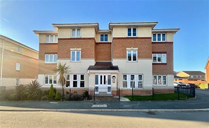 2 Bedroom Flat For Sale In Doveholes Drive, Sheffield, S13