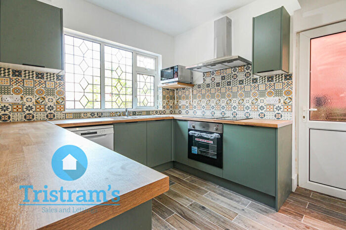 6 Bedroom Detached House To Rent In Harlaxton Drive, The Park, NG7