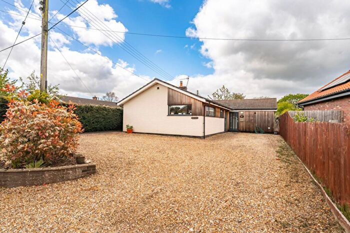 4 Bedroom Detached Bungalow For Sale In Taverham Road, Felthorpe, NR10