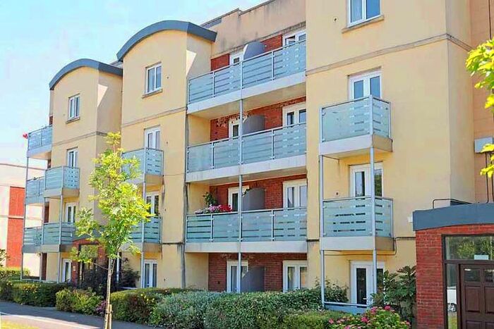 2 Bedroom Flat To Rent In Heraldry Walk Kings Heath Exeter Devon, EX2