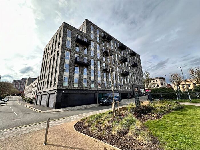 1 Bedroom Apartment To Rent In Atelier, Chapel Street, Salford, M3