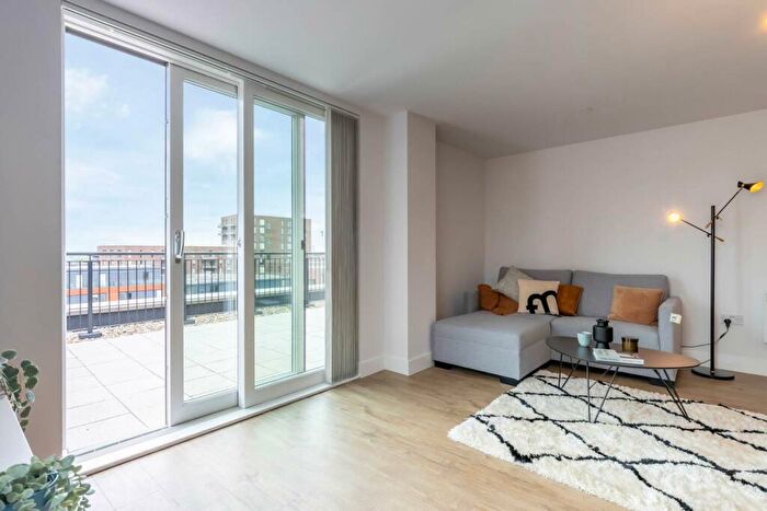 3 Bedroom Apartment To Rent In Lower Essex Street, Birmingham, B5