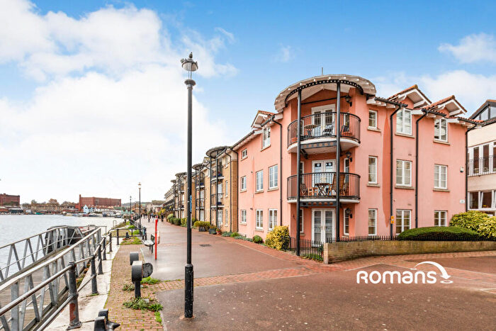 2 Bedroom Flat To Rent In Pooles Wharf Court, Bristol, BS8