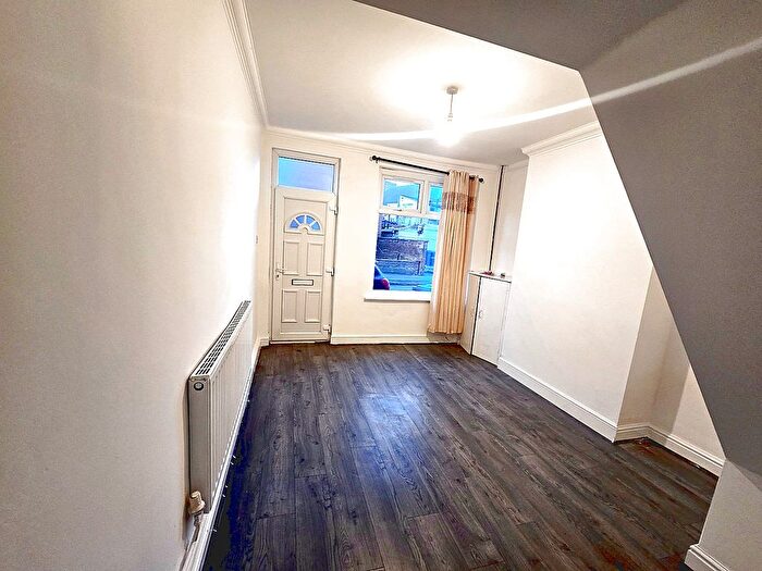 3 Bedroom Terraced House To Rent In Clifton Road, Leicester, LE2