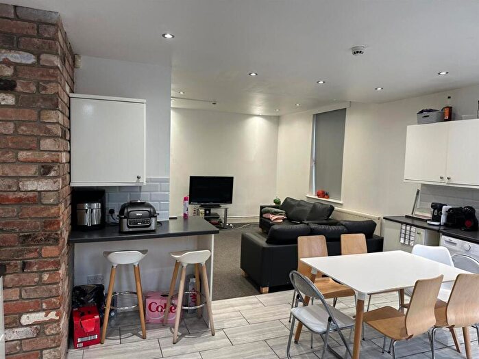 6 Bedroom Semi-Detached House To Rent In **£pppw Excl Bills - Radcliffe Road, West Bridgford, NG2