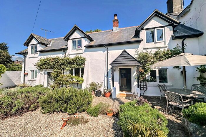 3 Bedroom End Of Terrace House For Sale In Winterborne Whitechurch, DT11