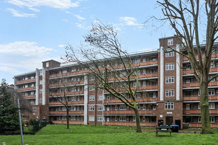2 Bedroom Flat For Sale In Lordship Lane, London, SE22