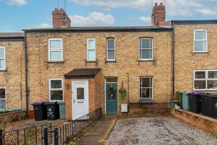 3 Bedroom Terraced House To Rent In Queens Walk, Stamford, PE9