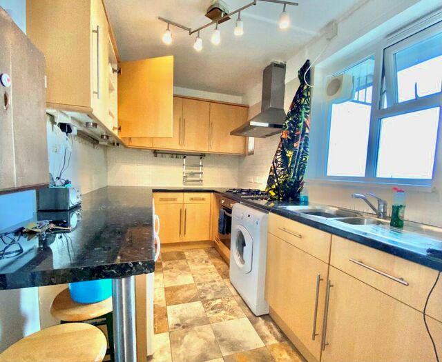 2 Bedroom Flat To Rent In Trelawney Estate, Hackney Central, E9