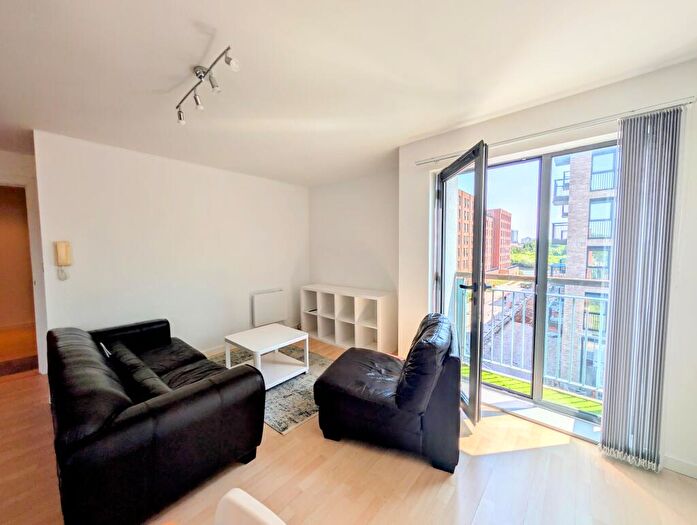 1 Bedroom Apartment To Rent In Quay, Salford, M5