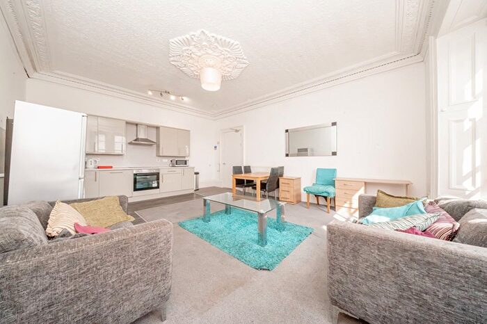 4 Bedroom Flat For Sale In B Roseangle, Dundee, DD1