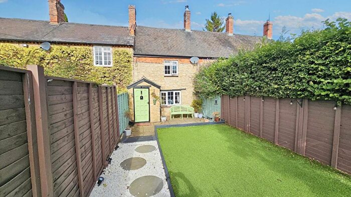 2 Bedroom Cottage For Sale In Hartwell Road, Ashton, Northampton, NN7