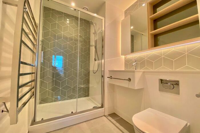 2 Bedroom Flat To Rent In Mary Neuner Road, London, N8