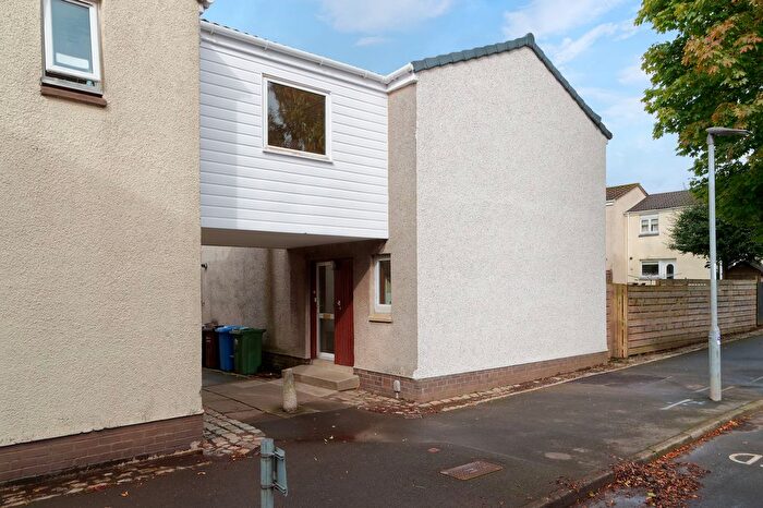 4 Bedroom End Of Terrace House For Sale In Douglas Crescent, Erskine, PA8
