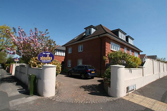 2 Bedroom Flat For Sale In Lonsdale Road, Bournemouth, BH3