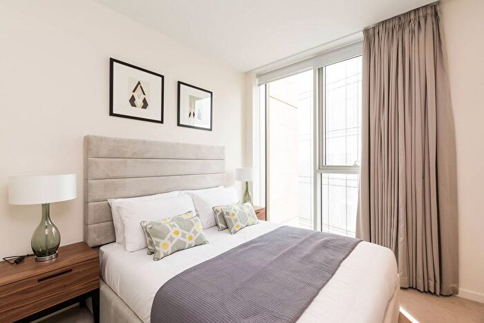 1 Bedroom Flat To Rent In Lillie Square, Earls Court, London, SW6